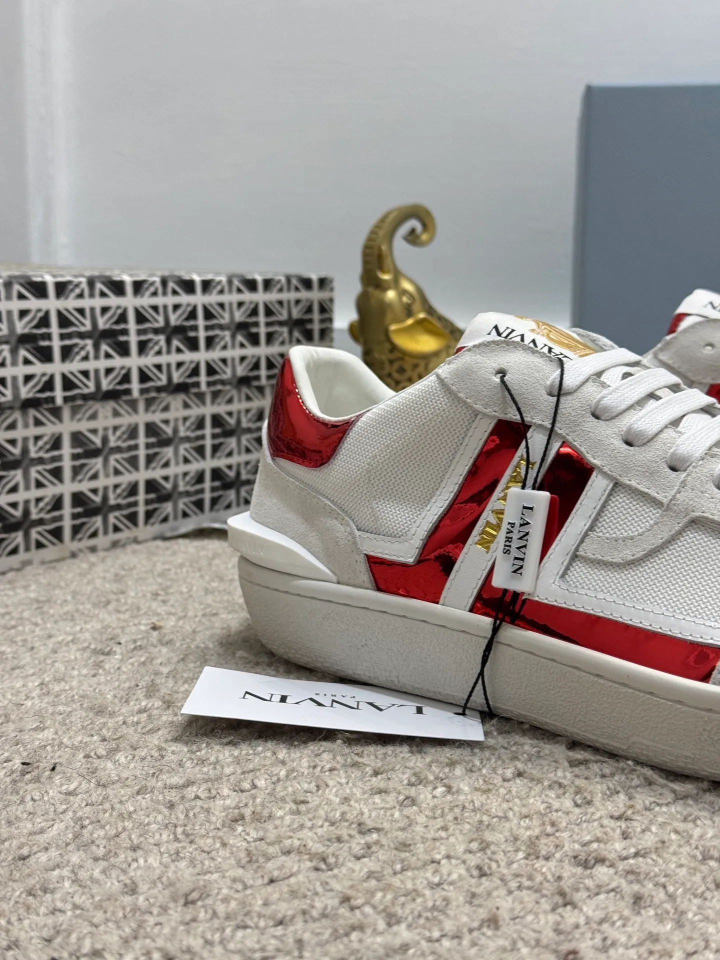 Men's men's shoes 💰520 [New style] 🦈🦈lanvin #LANVIN spring and summer series new colors ❤️‍🔥The latest lace-up fashionable casual Forrest Gump running shoes~bumpr high-quality couple 👫 series!! The latest trendy products of the season. Many bloggers have planted grass and purchased the original molds for customization. The uppers are nubuck leather. They are very versatile, fashionable and casual, and are comfortable to wear on the feet. Recommended! The original molds have clear logo rubber bottoms, which are non-slip and wear-resistant. Size: Female 36~40 Male 38-44 (45 customized